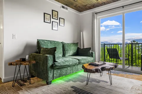 3710 Weber Road, Unit E106, Gatlinburg, TN 37738