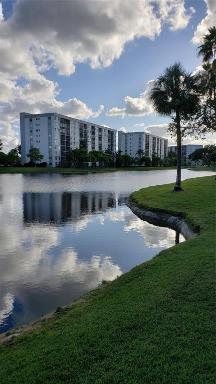 2216 North Cypress Bend Drive, Unit 504 Pompano Beach, FL 33069 - Photo 24 of 33
