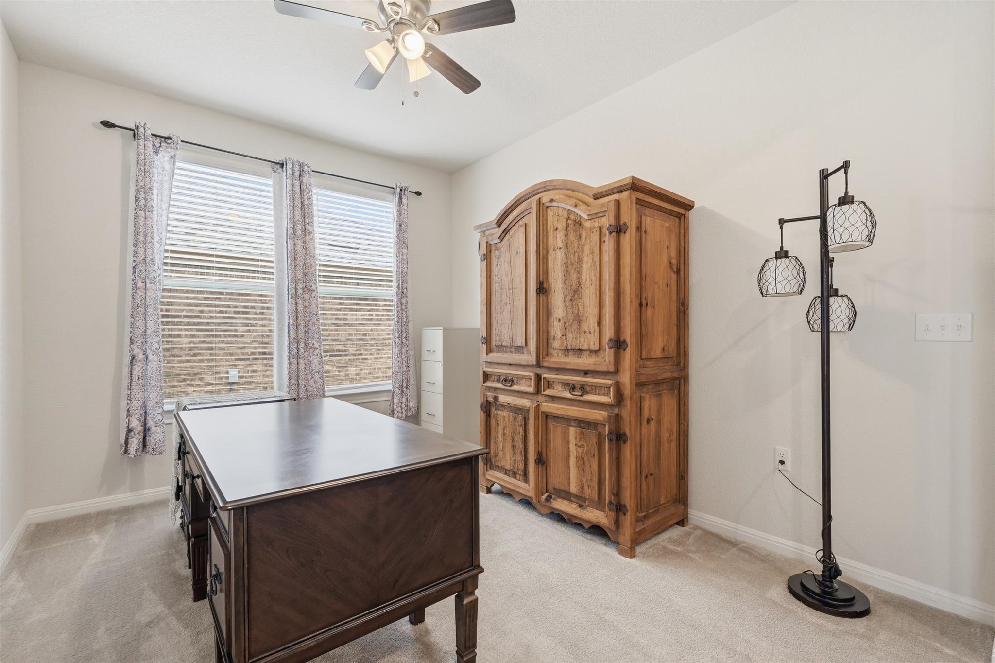 113 Lafayette Street Georgetown, TX 78633 - Photo 9 of 39 Spacious Flex space used as an office, hobby room or 2nd sitting area.