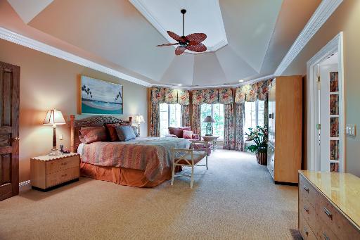 804 Cleveland Road Hinsdale, IL 60521 - Photo 8 of 16 a bed room with bed and a large window