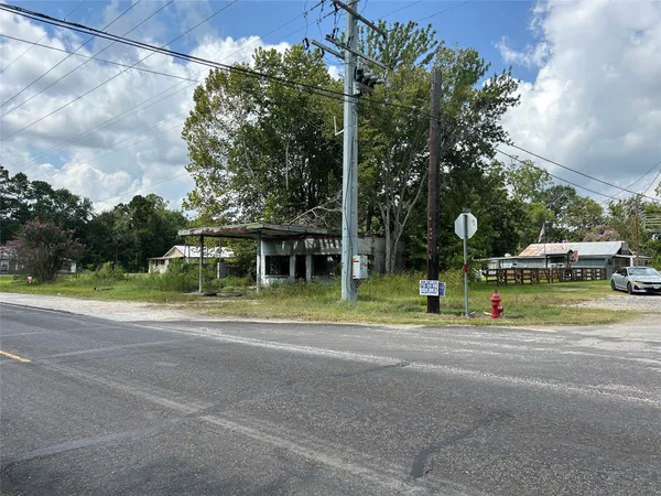 a view of a yard