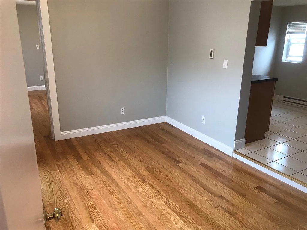 6 R Salem Street, Unit 5 Woburn, MA 01801 - Photo 4 of 9