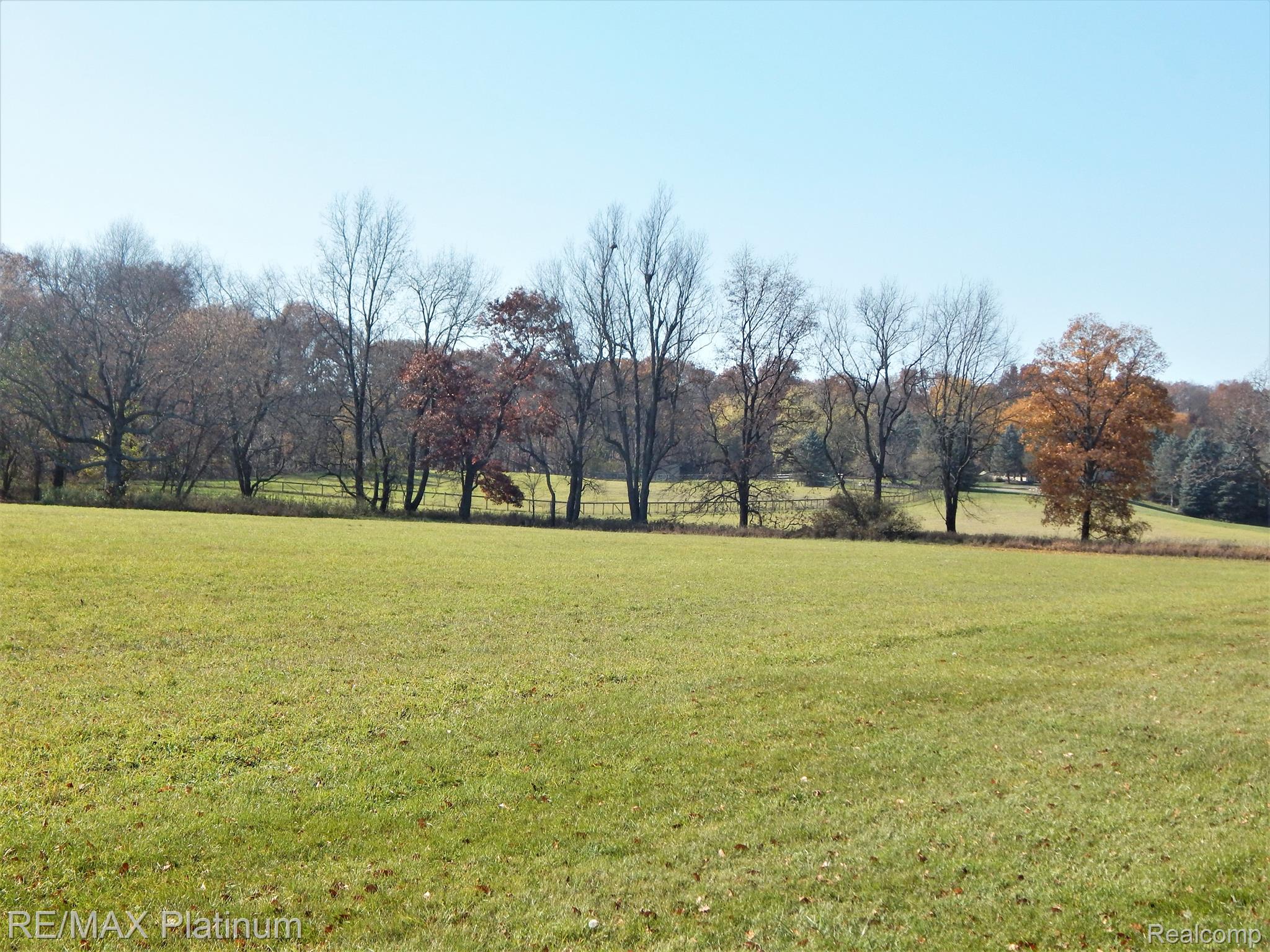 3825 North Hickory Ridge Road Highland, MI 48357 - Photo 13 of 80 Gallery Image 13