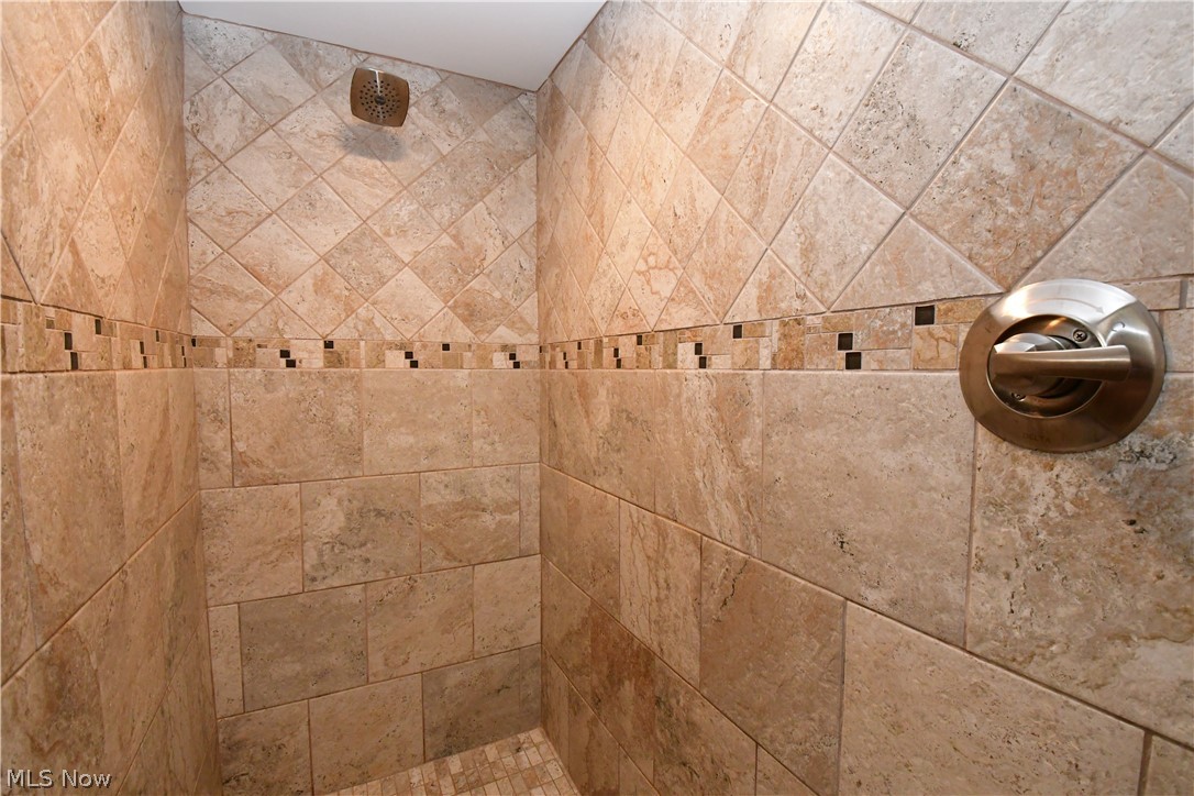 1507 Edgefield Road Lyndhurst, OH 44124 - Photo 27 of 35