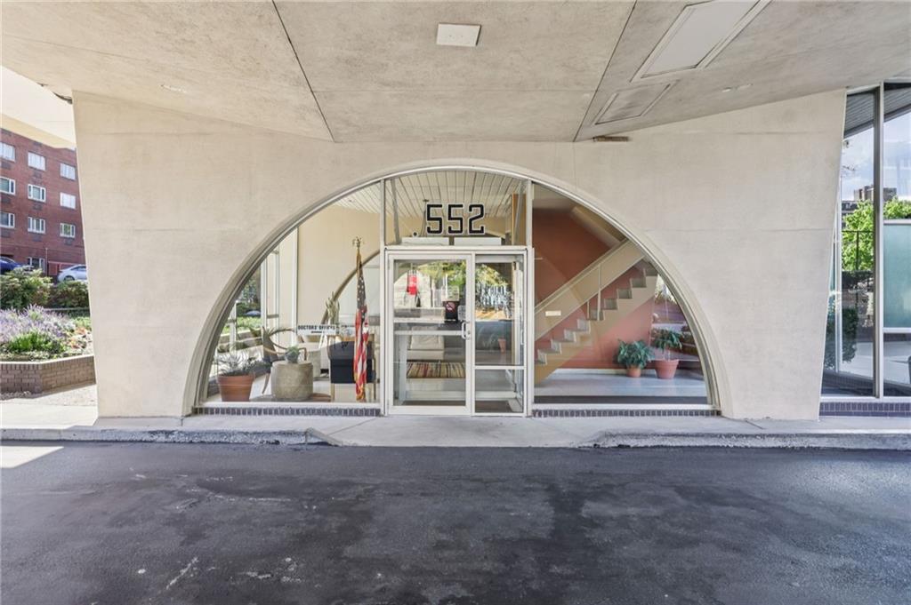 552 North Neville Street, Unit 21 Pittsburgh, PA 15213 - Photo 12 of 35 a view of entryway