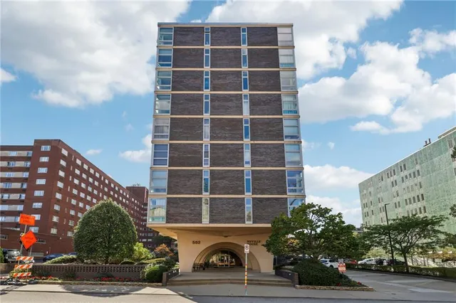 a view of a multi story building