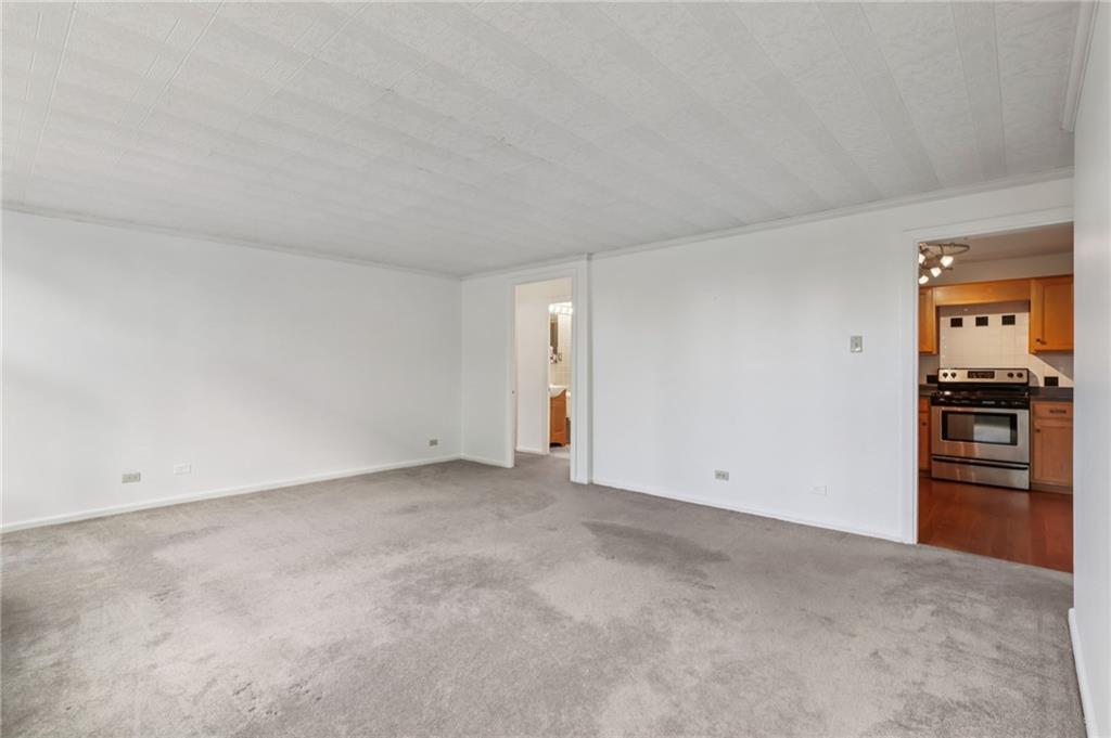 552 North Neville Street, Unit 21 Pittsburgh, PA 15213 - Photo 22 of 35 a view of an empty room with a window