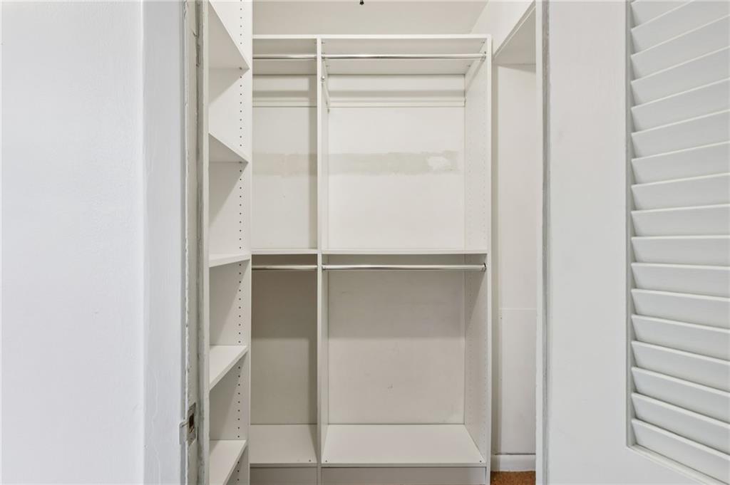 552 North Neville Street, Unit 21 Pittsburgh, PA 15213 - Photo 27 of 35 a close view of closet