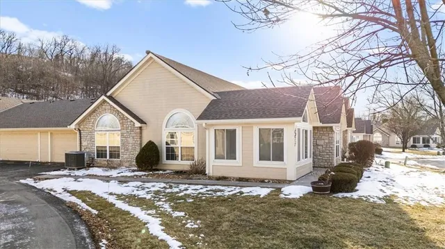 $310,000 | 6011 Northeast Kensington Drive, Lee's Summit, MO 64064