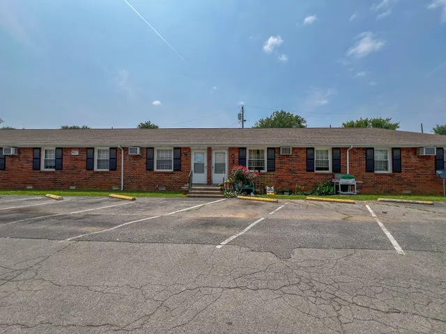 $750 | 701 Power Street, Unit 1, Clarksville, TN 37042