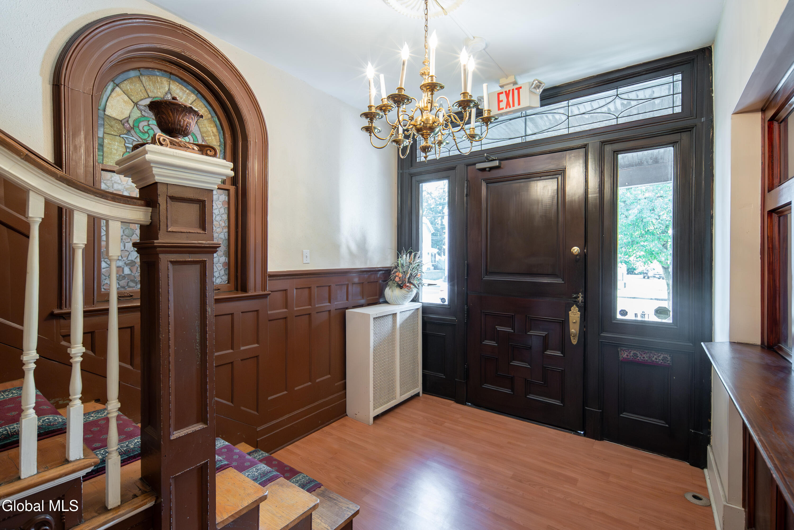 701 Union Street Schenectady, NY 12305 - Photo 4 of 95 004