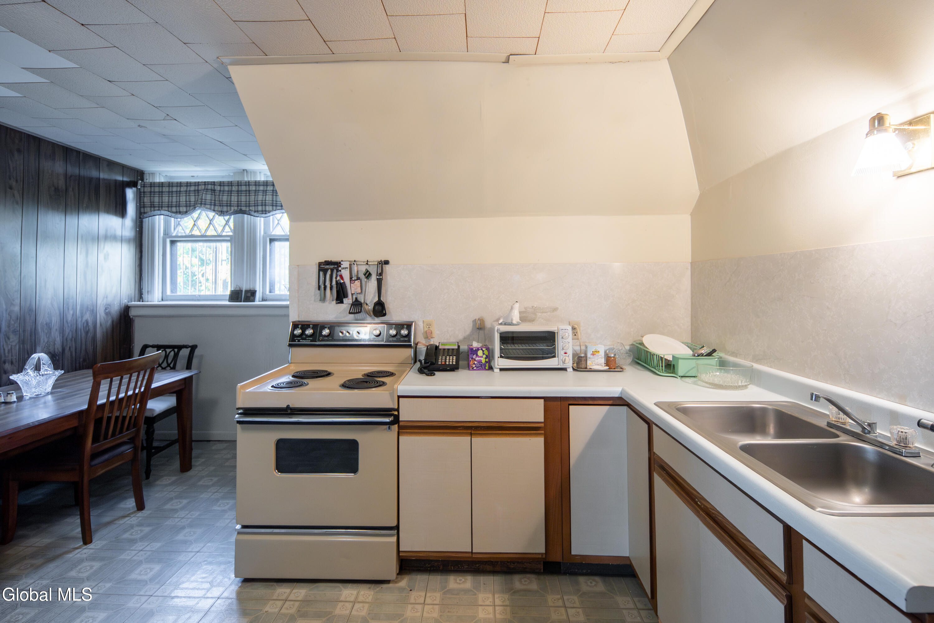 701 Union Street Schenectady, NY 12305 - Photo 54 of 95 054