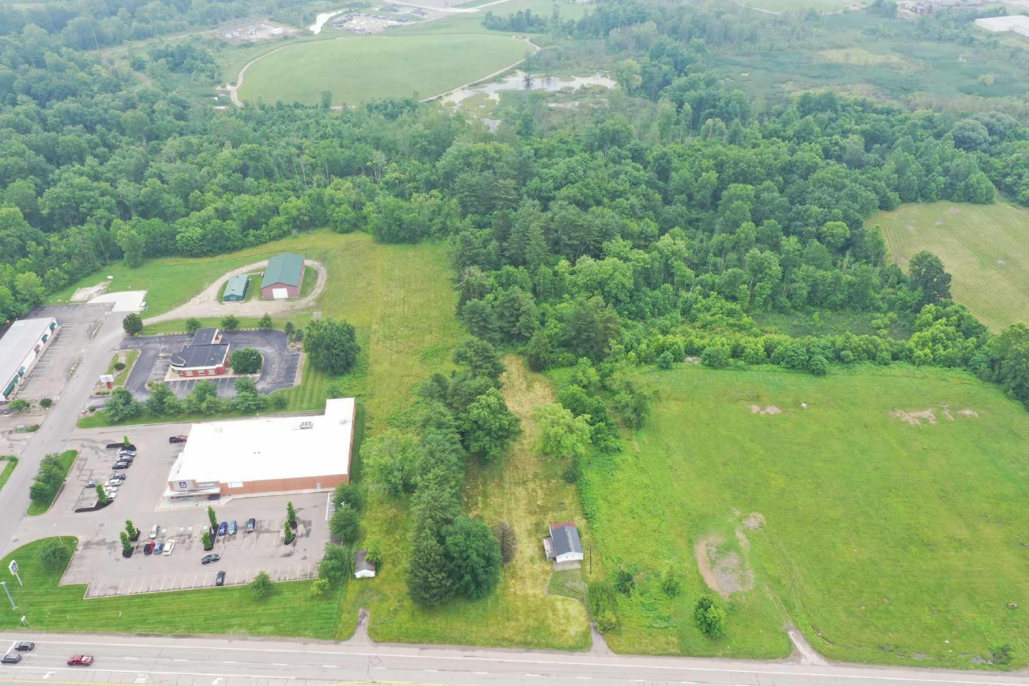61204 Southgate Road Cambridge, OH 43725 - Photo 4 of 20 3.5