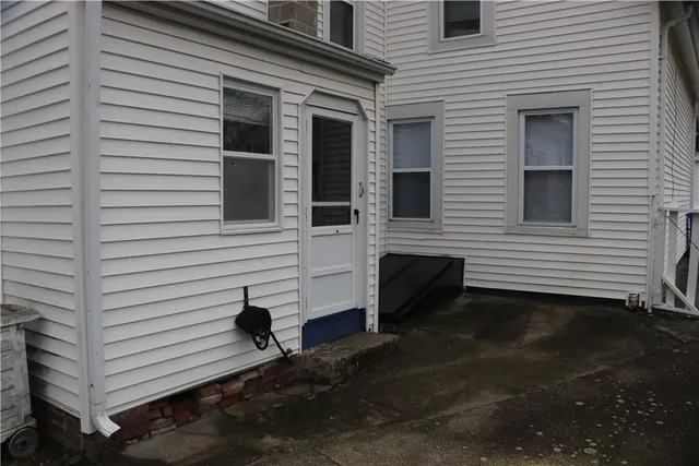 $1,950 | 43 Congregational Street, Unit 1, Bristol, RI 02809