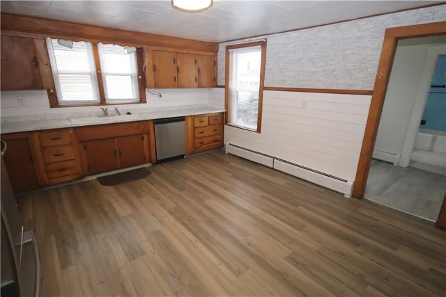 $1,950 | 43 Congregational Street, Unit 1, Bristol, RI 02809