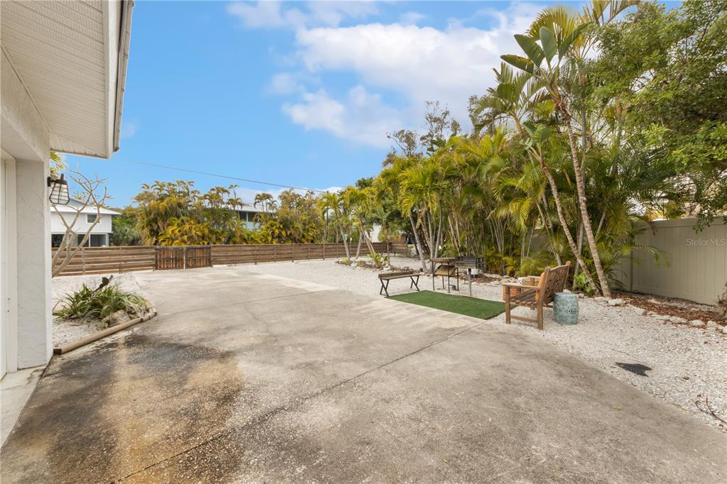 417 Poinsettia Road Anna Maria, FL 34216 - Photo 4 of 34 a view of a park with plants and trees