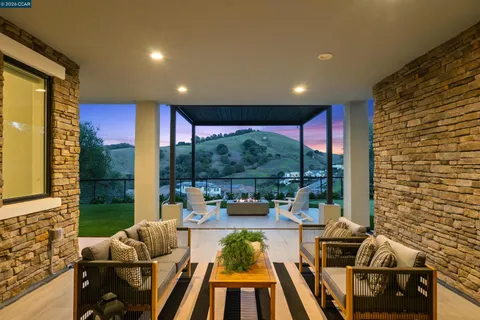 $3,150,000 | 71 Windy Crk Way, Orinda, CA 94563