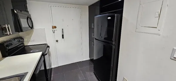 a view of a livingroom with an empty space