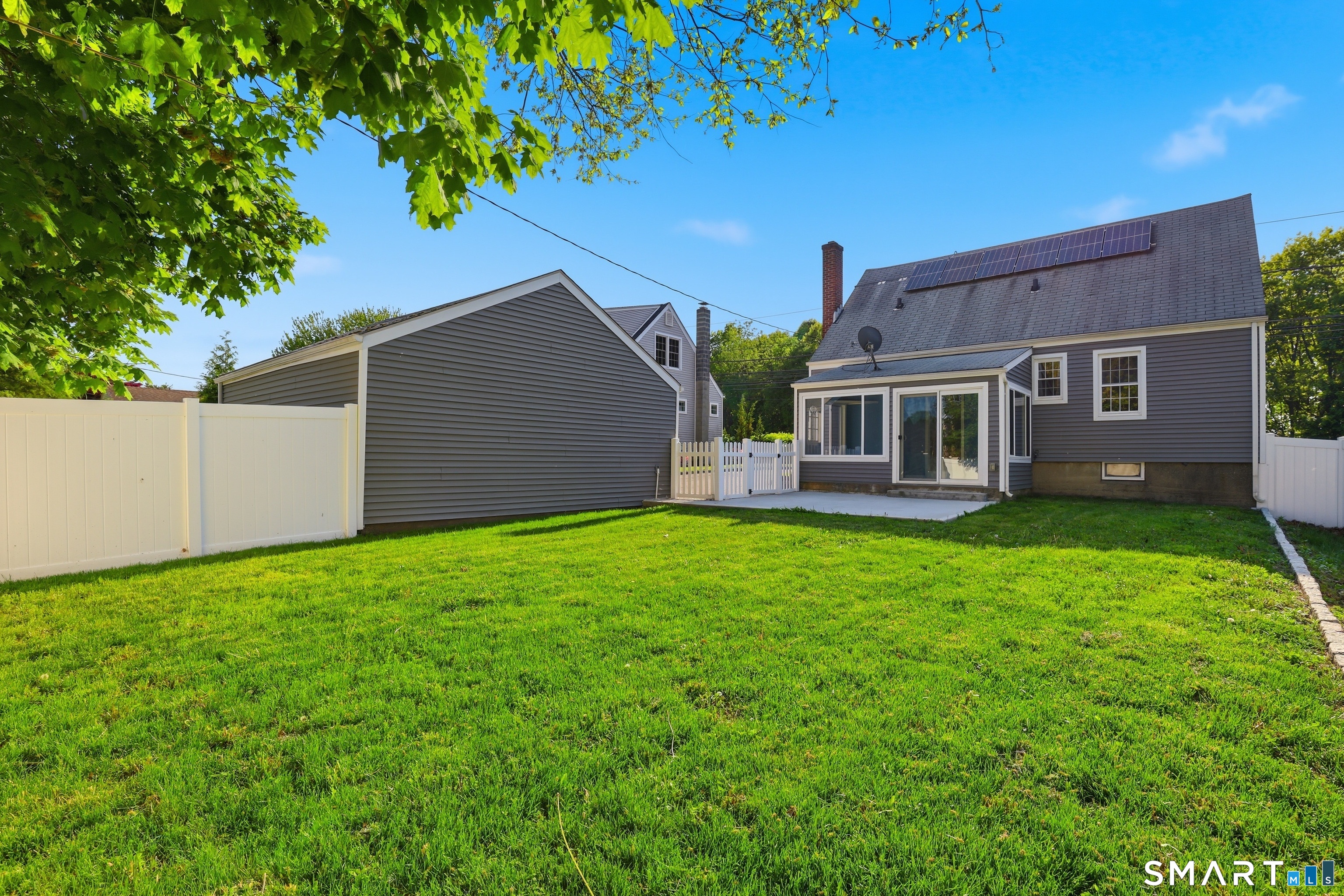 775 Stratford Road Stratford, CT 06615 - Photo 5 of 40