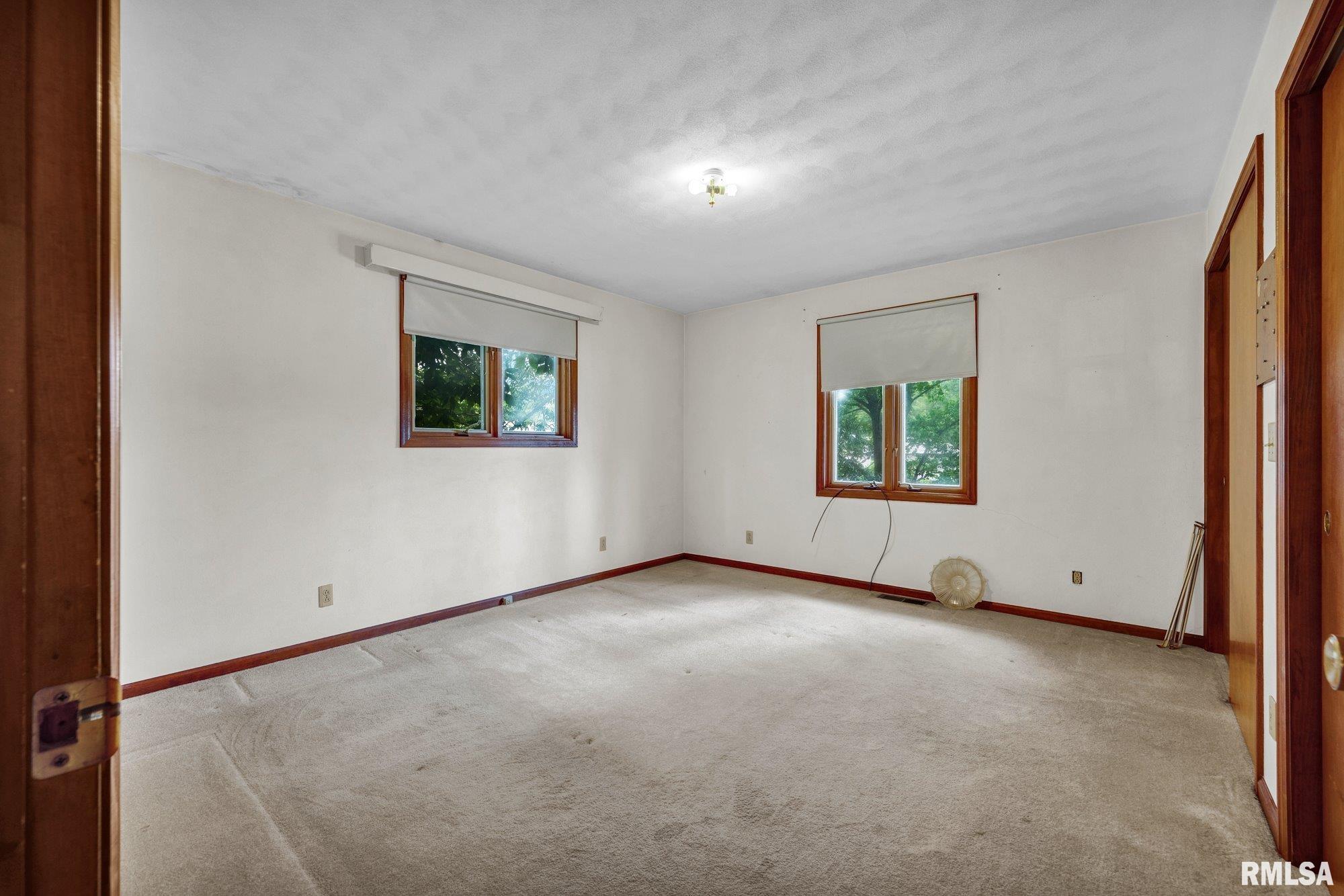 4330 South Banbury Cove Mapleton, IL 61547 - Photo 12 of 44