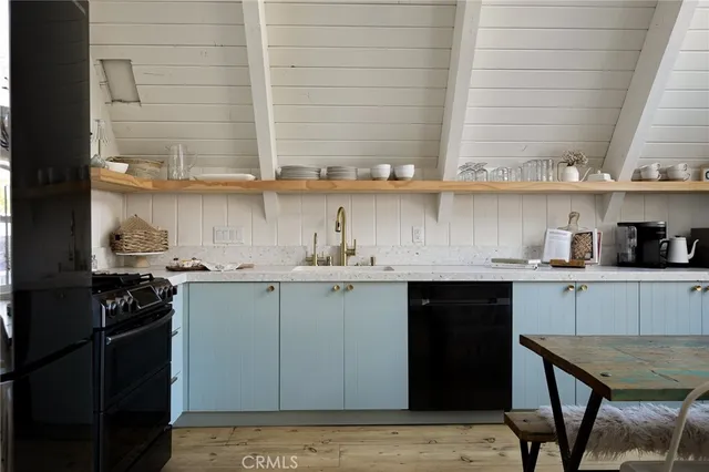 $735,000 | 987 Tirol Lane, Lake Arrowhead, CA 92352