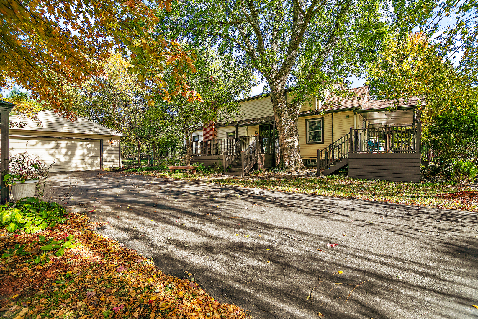 201 East Vanderkarr Road St. Anne, IL 60964 - Photo 26 of 32 a front view of a house with a yard