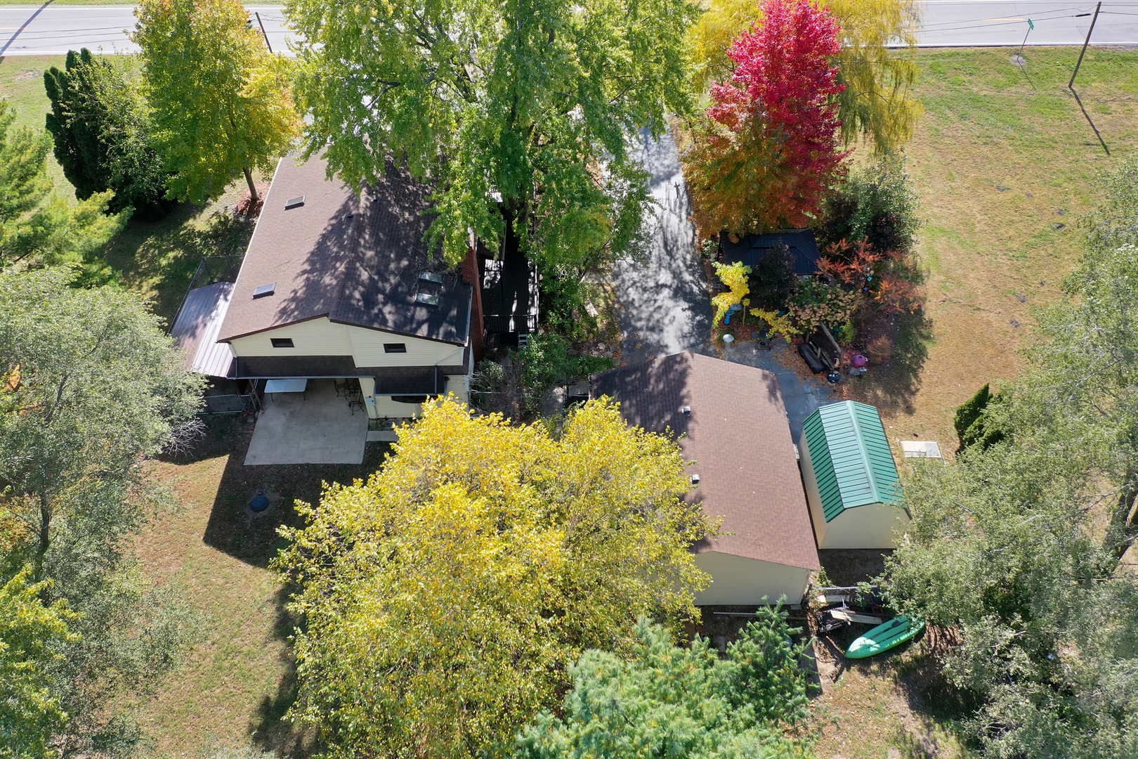 201 East Vanderkarr Road St. Anne, IL 60964 - Photo 31 of 32 an aerial view of a house with a yard