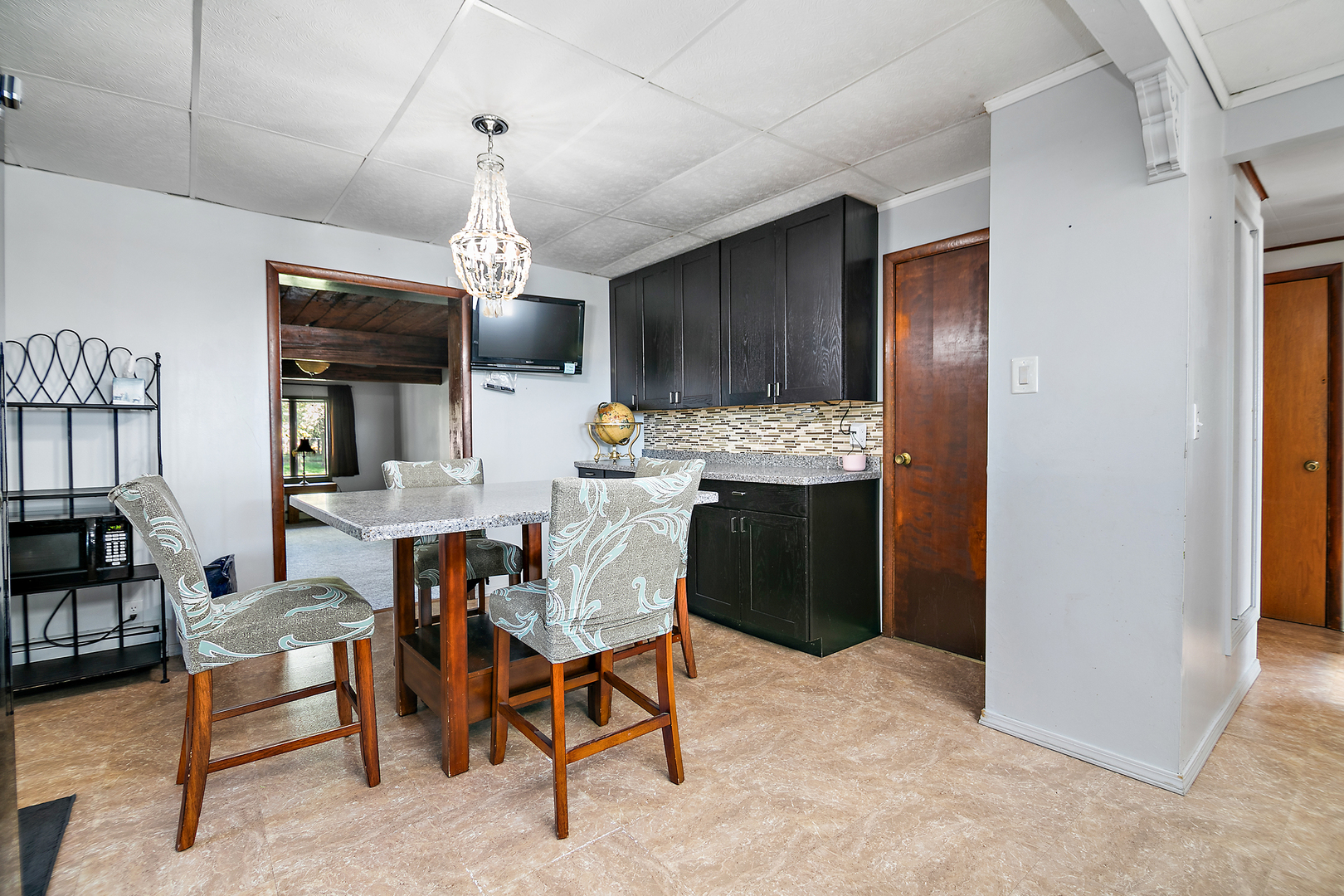 201 East Vanderkarr Road St. Anne, IL 60964 - Photo 6 of 32 a view of a dining room with furniture