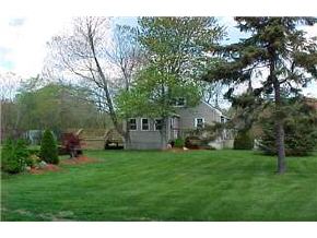 80 Jericho Road Pelham, NH 03076 - Photo 2 of 5