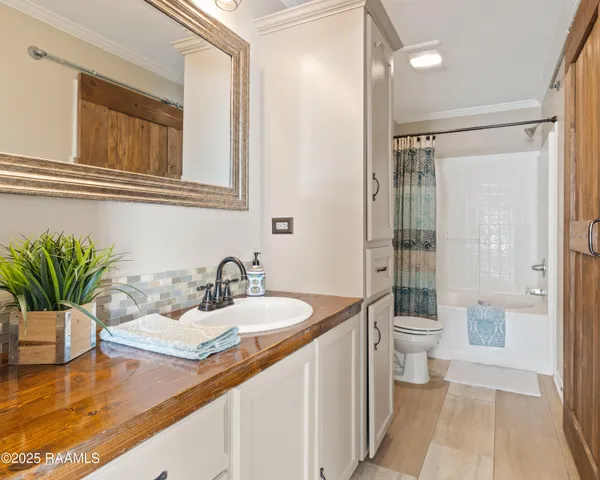 $209,000 | 1508 Parkwood Drive, New Iberia, LA 70560