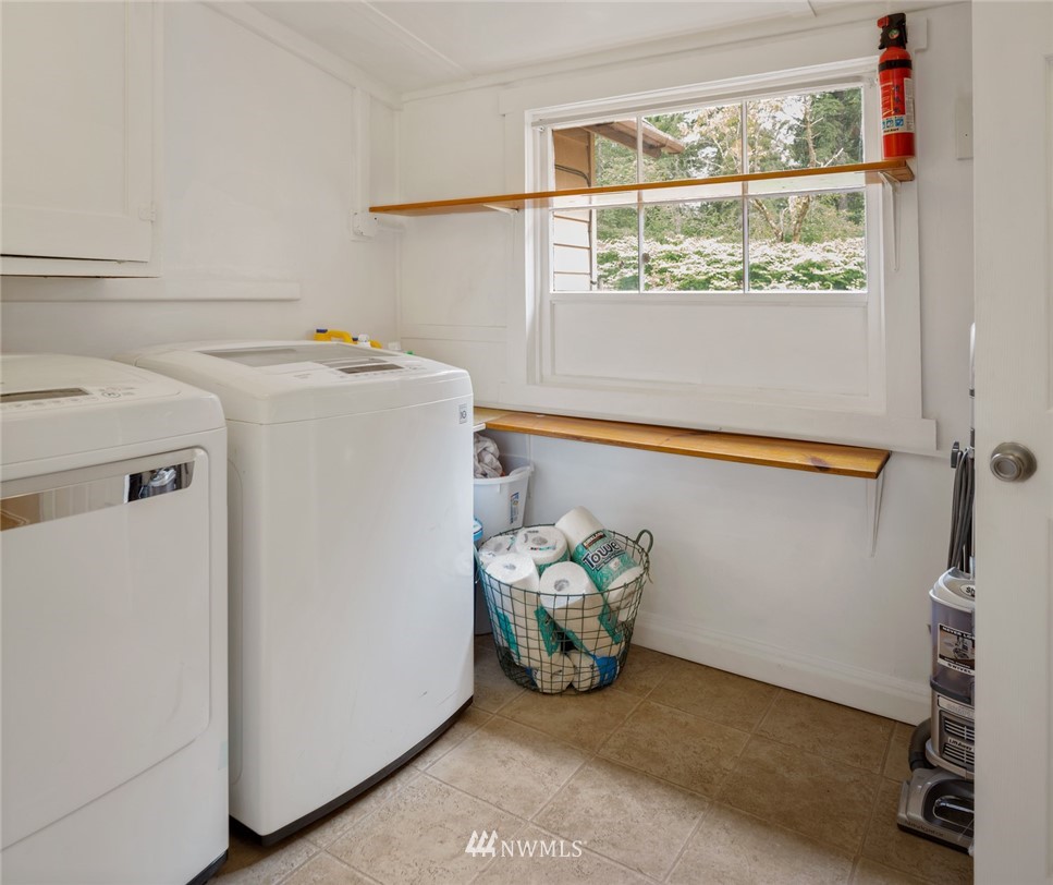 15912 Sidney Road Southwest Port Orchard, WA 98367 - Photo 12 of 18 Gallery Image 12