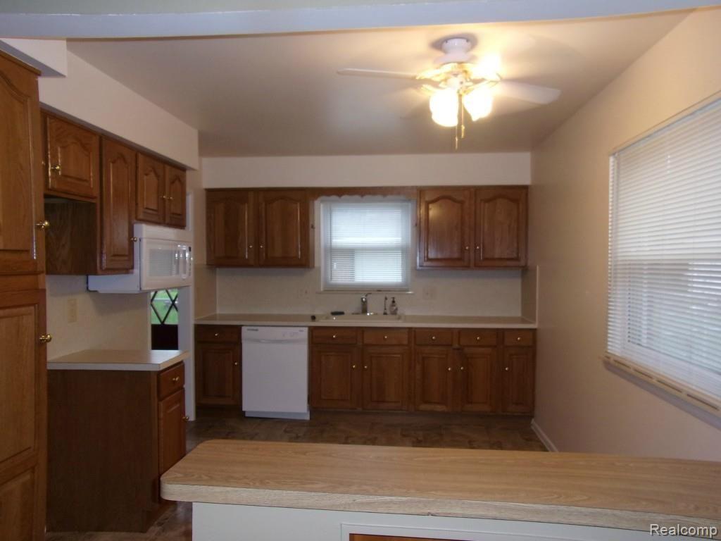 9438 Pardee Road Taylor, MI 48180 - Photo 6 of 24 2015-05-19 07.19