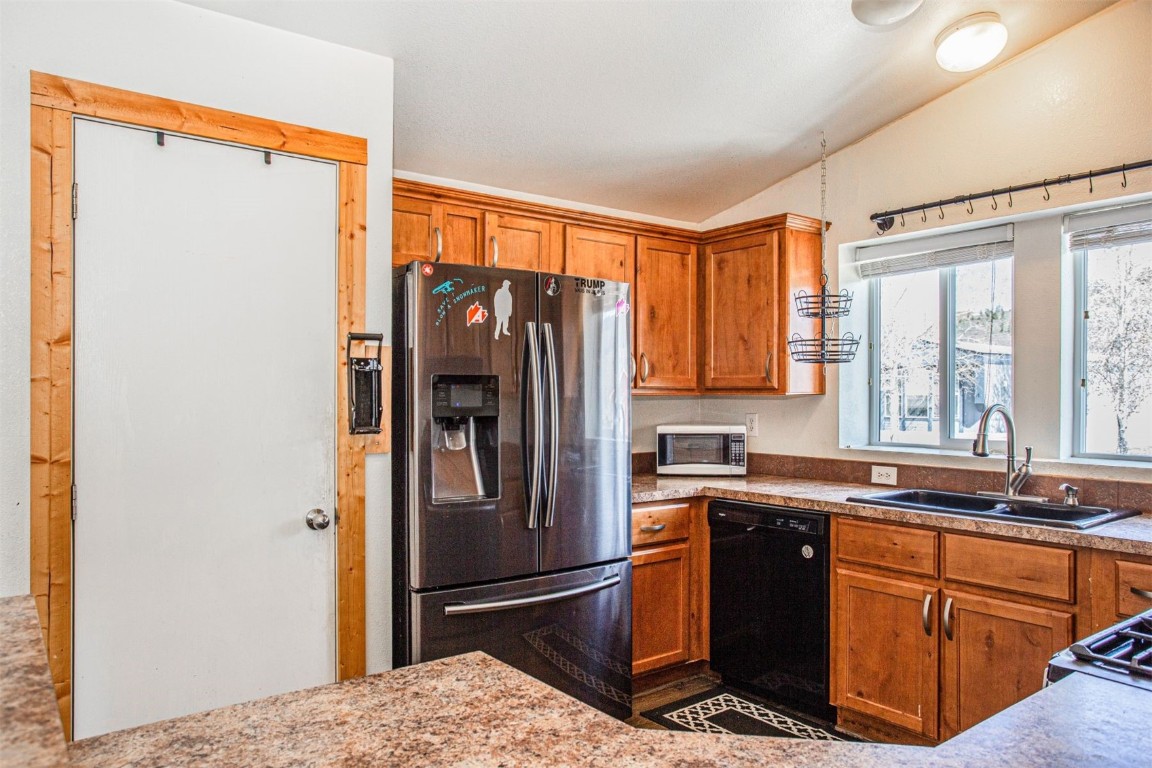 40 Maroon Peak Circle Dillon, CO 80435 - Photo 3 of 34