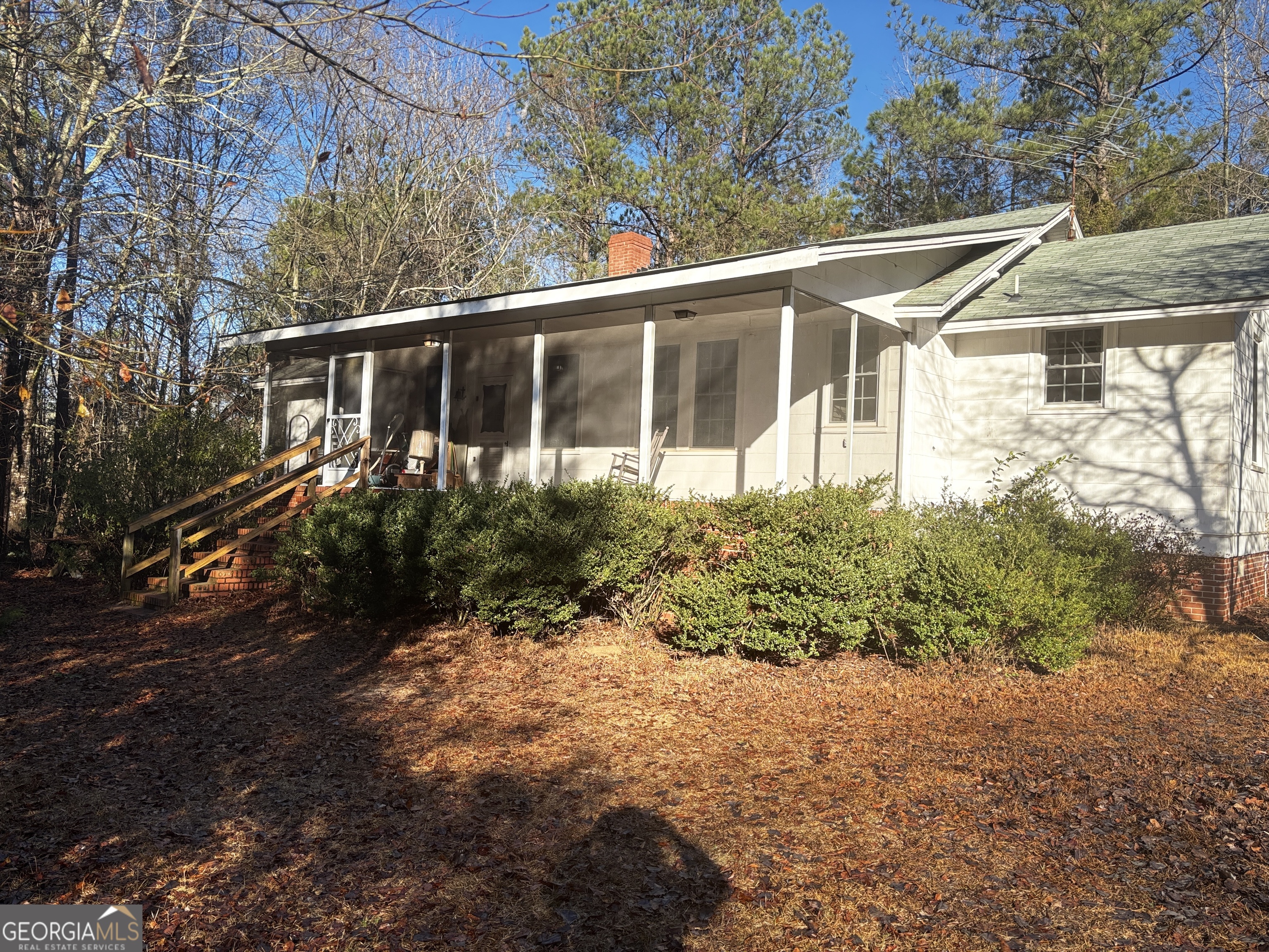 189 Whiteoak Campground Road Thomson, GA 30824 - Photo 2 of 32 a view of a house with a yard