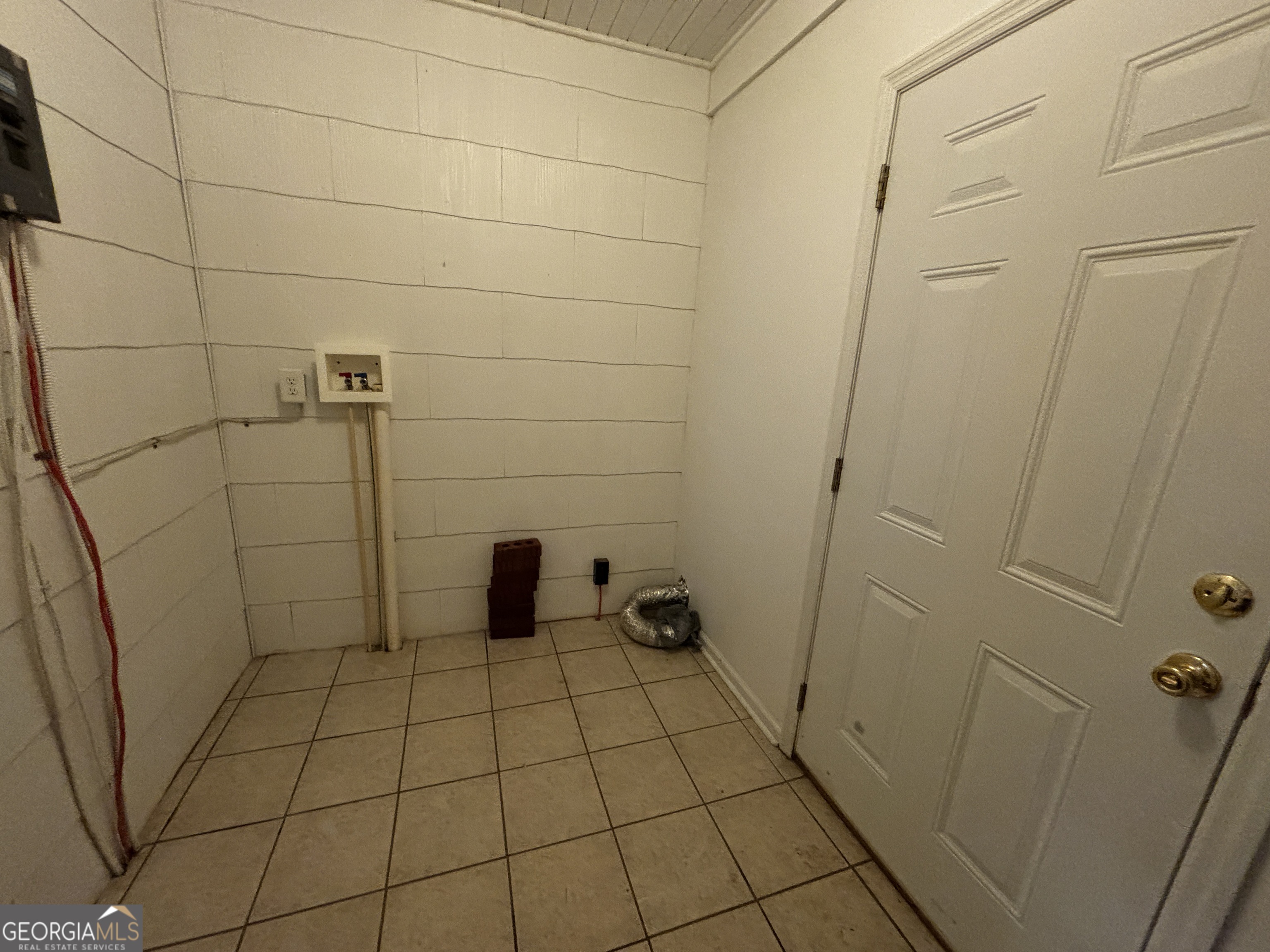 189 Whiteoak Campground Road Thomson, GA 30824 - Photo 27 of 32 a bathroom with a shower