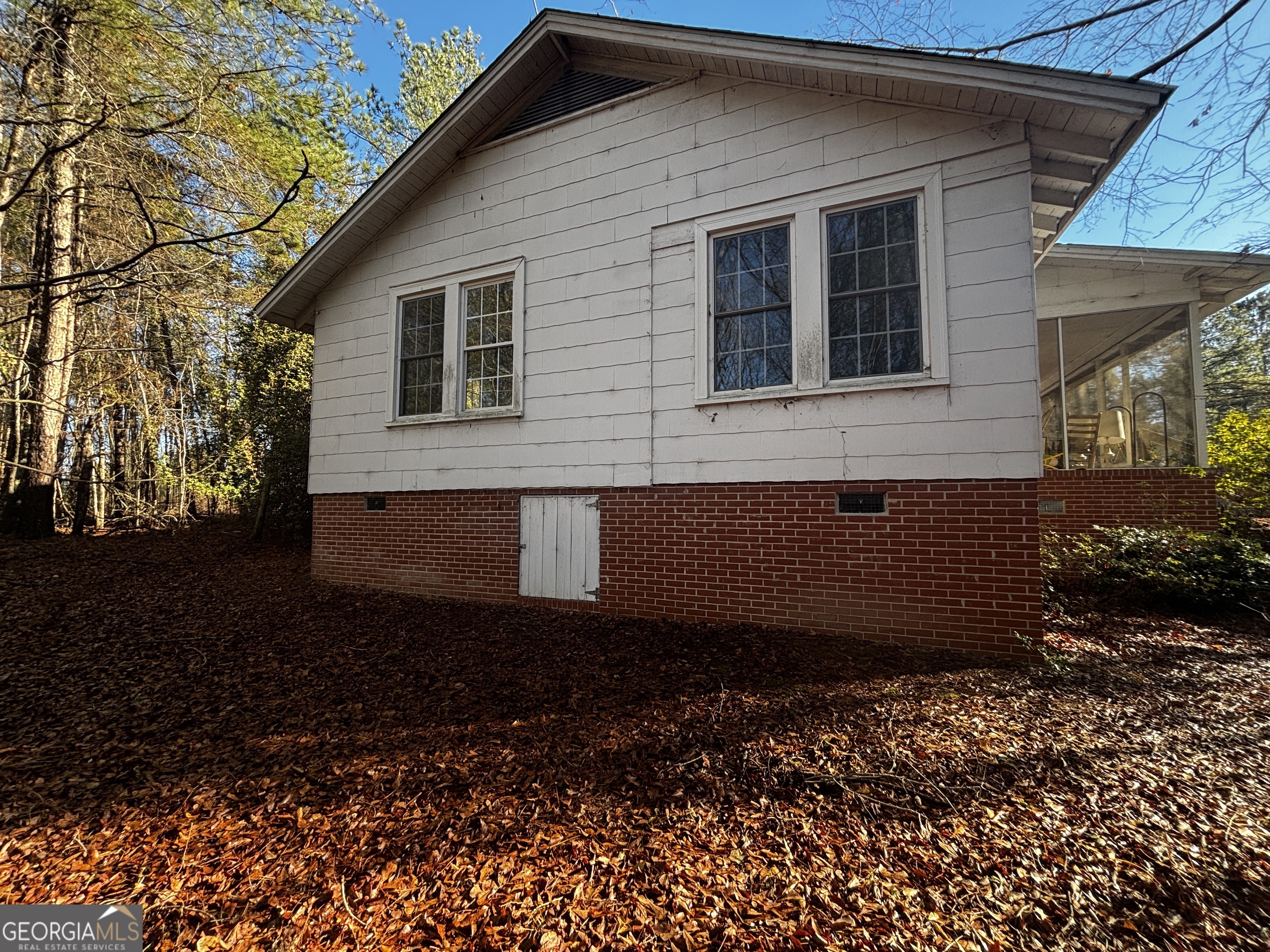 189 Whiteoak Campground Road Thomson, GA 30824 - Photo 6 of 32 a backyard of a house