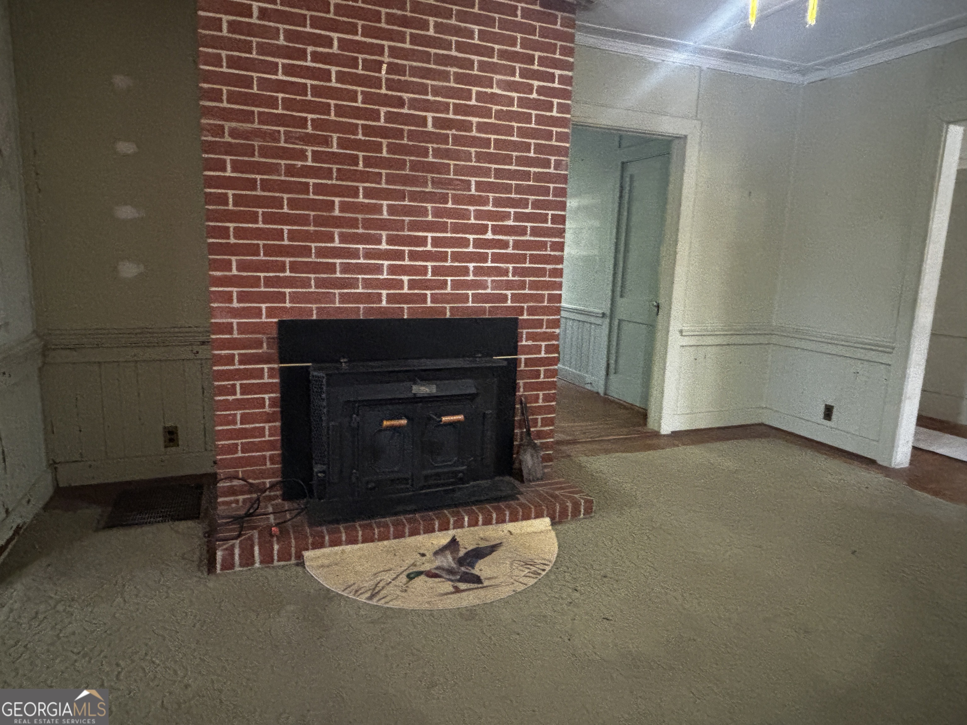 189 Whiteoak Campground Road Thomson, GA 30824 - Photo 8 of 32 a living room with furniture