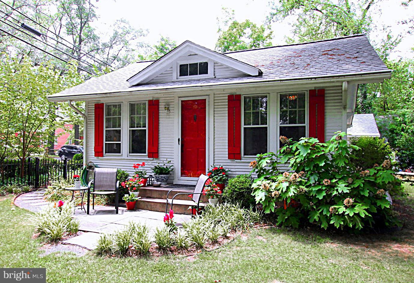 4606 Calvert Road College Park, MD 20740 - Photo 1 of 19 Charming Cottage