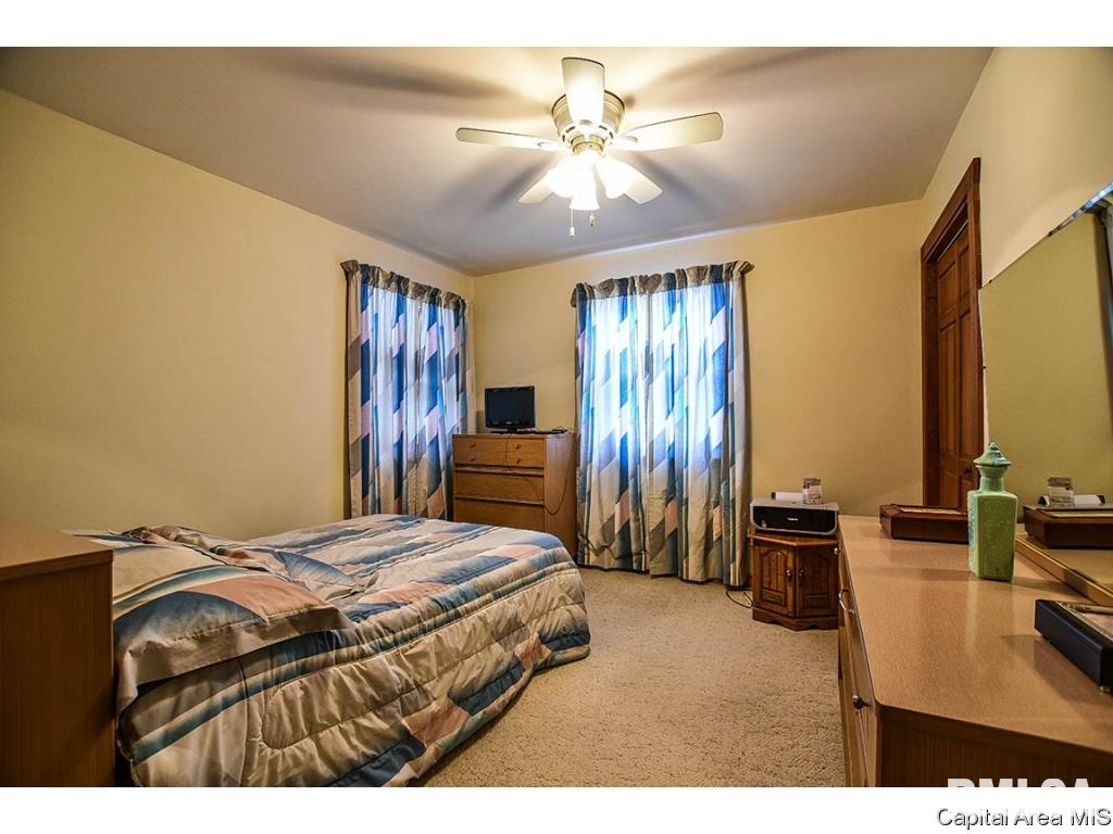 5130 Spaulding Orchard Road Chatham, IL 62629 - Photo 11 of 33