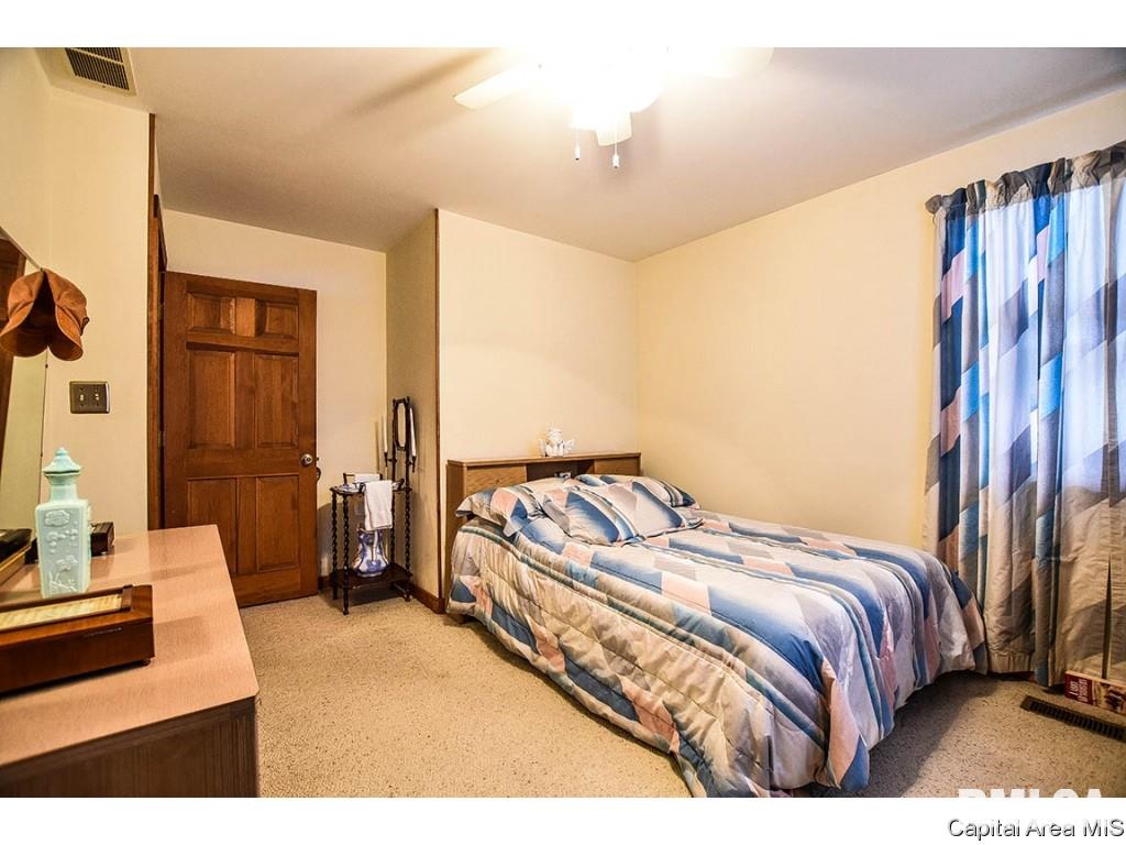 5130 Spaulding Orchard Road Chatham, IL 62629 - Photo 12 of 33