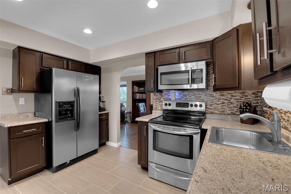 9 Treecrest Court Fenton, MO 63026 - Photo 9 of 46