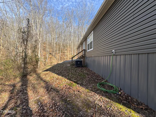 $239,000 | 2210 Carter Street, Big Stone Gap, VA 24219