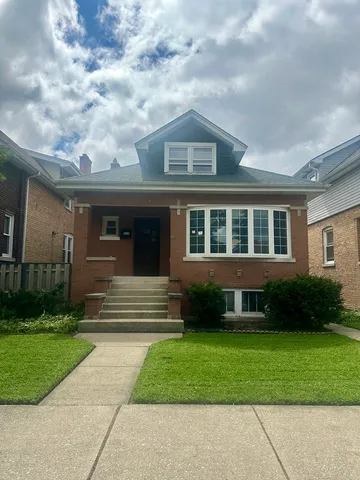 $299,900 | 5435 West Melrose Street, Chicago, IL 60641