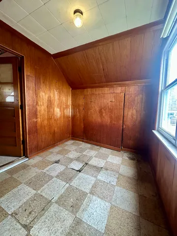 $299,900 | 5435 West Melrose Street, Chicago, IL 60641