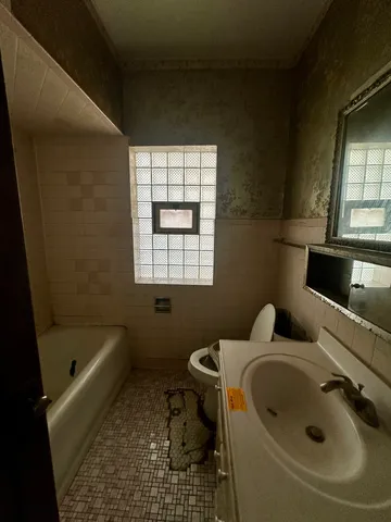 $299,900 | 5435 West Melrose Street, Chicago, IL 60641