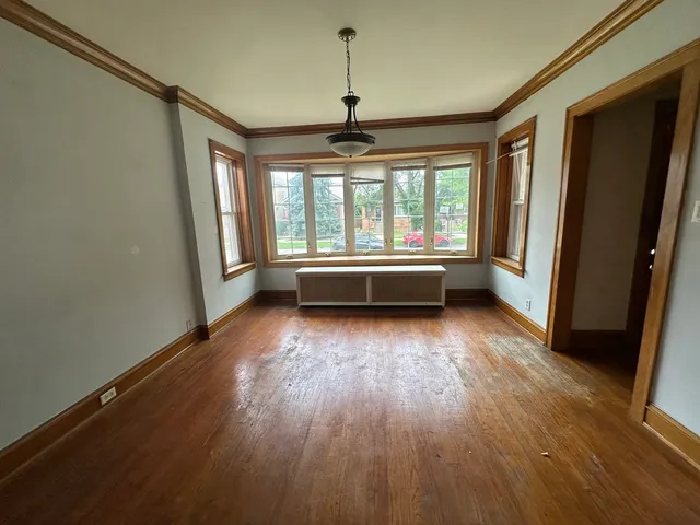 $299,900 | 5435 West Melrose Street, Chicago, IL 60641