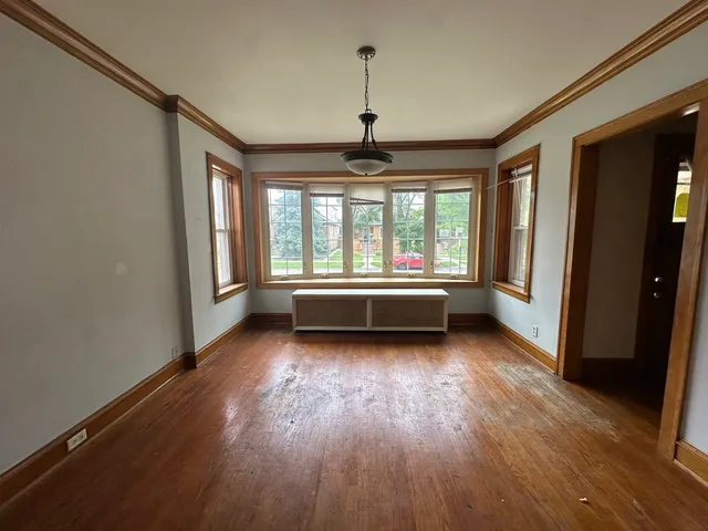 $299,900 | 5435 West Melrose Street, Chicago, IL 60641