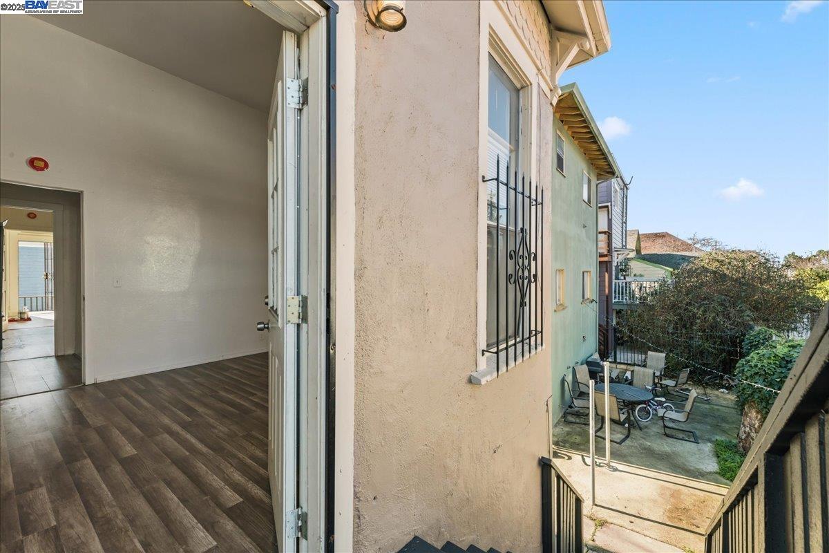 856 21st Street Oakland, CA 94607 - Photo 12 of 58