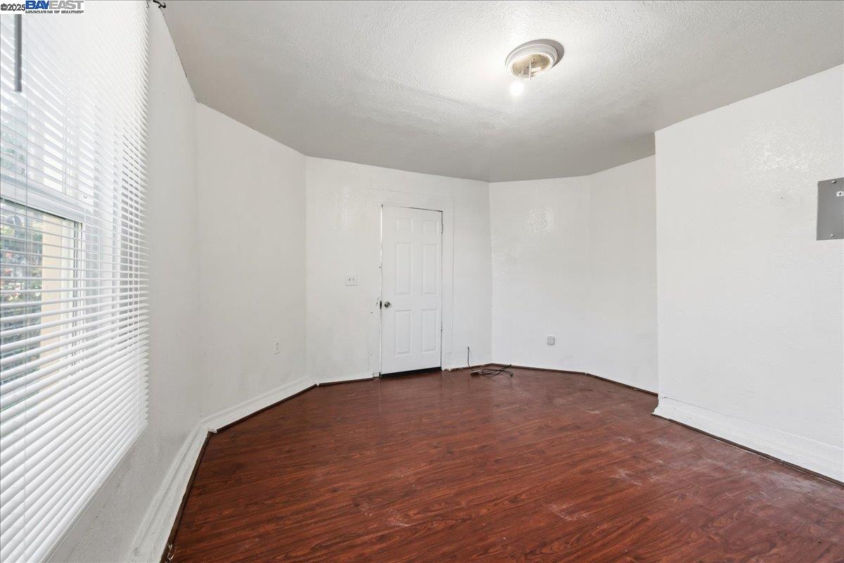 856 21st Street Oakland, CA 94607 - Photo 25 of 58