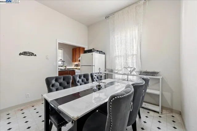 $1,150,000 | 856 21st Street, Oakland, CA 94607